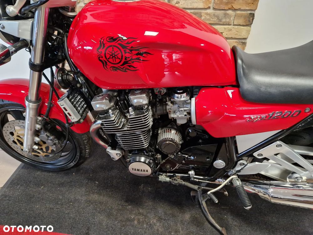 Yamaha XJR - 17