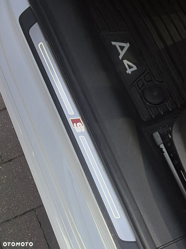 Audi A4 Avant 40 TDI S tronic S line - 32