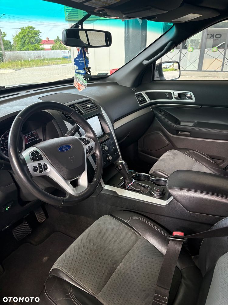 Ford Explorer - 8