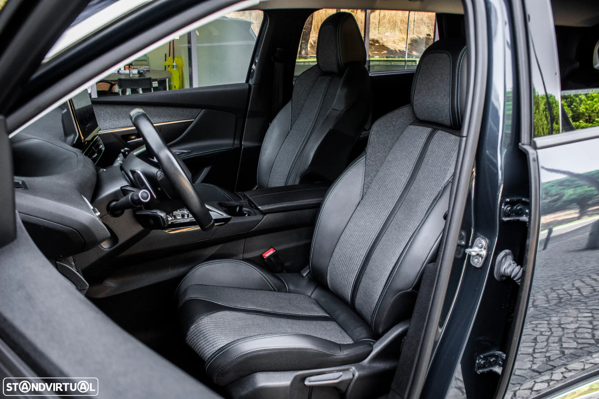 Peugeot 5008 1.5 BlueHDi Allure EAT8 - 32