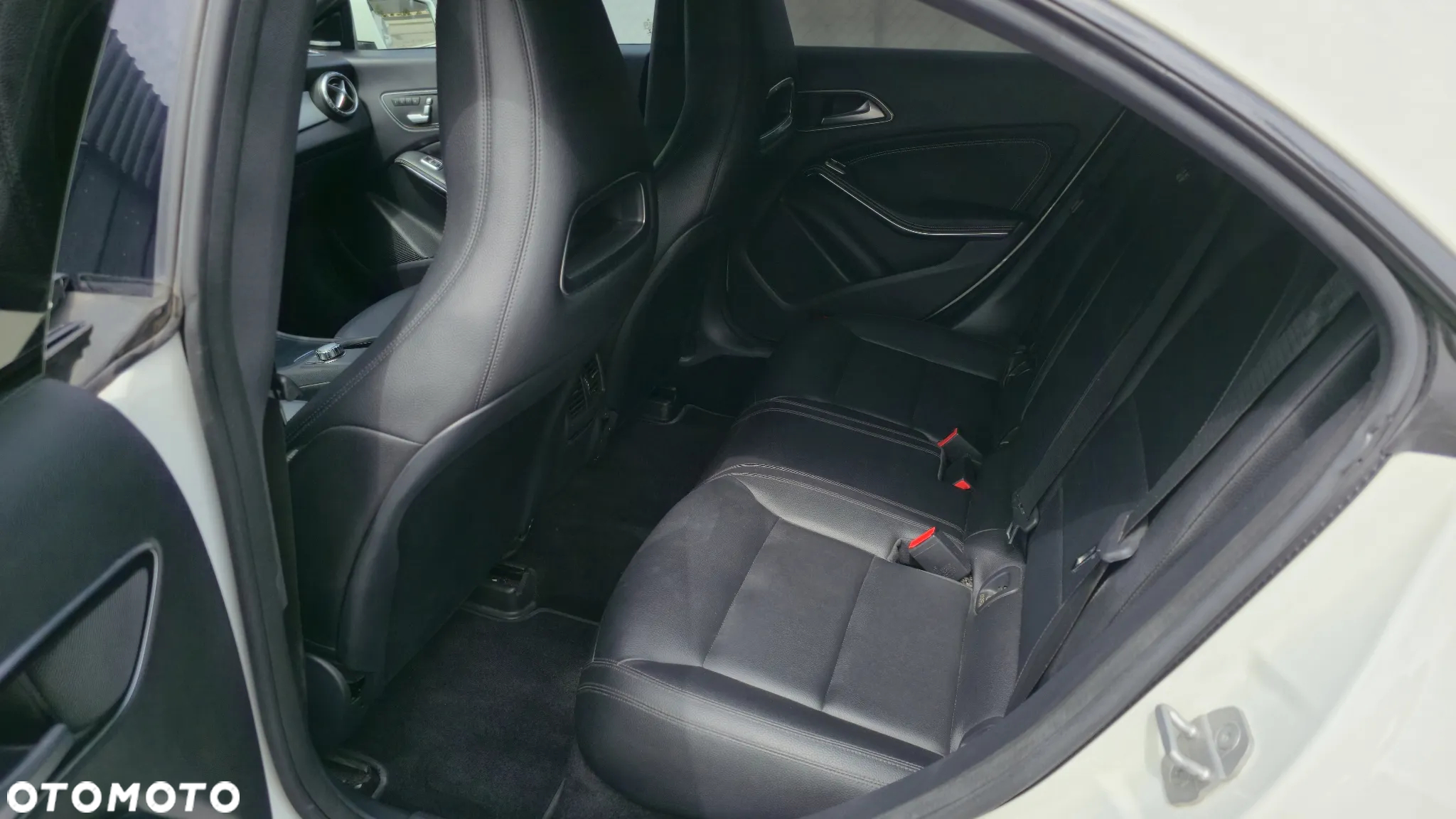 Mercedes-Benz CLA 250 7G-DCT - 9