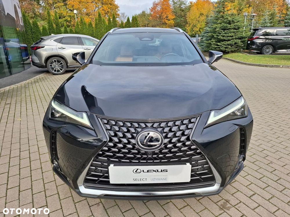 Lexus UX - 8