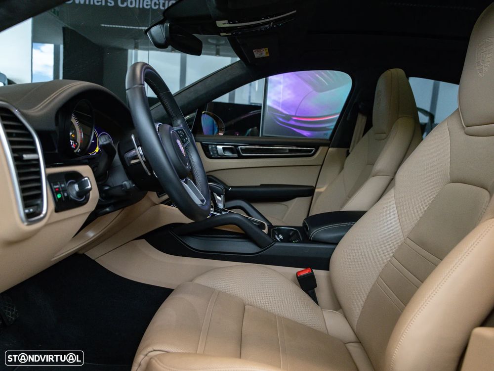 Porsche Cayenne Coupé E-Hybrid Platinum Edition - 24