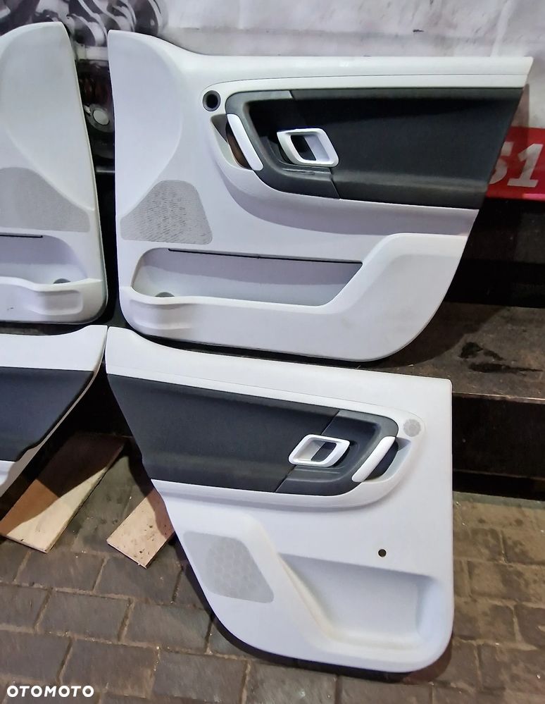 BOCZKI DRZWI KOMPLET SKODA FABIA II HB - 4