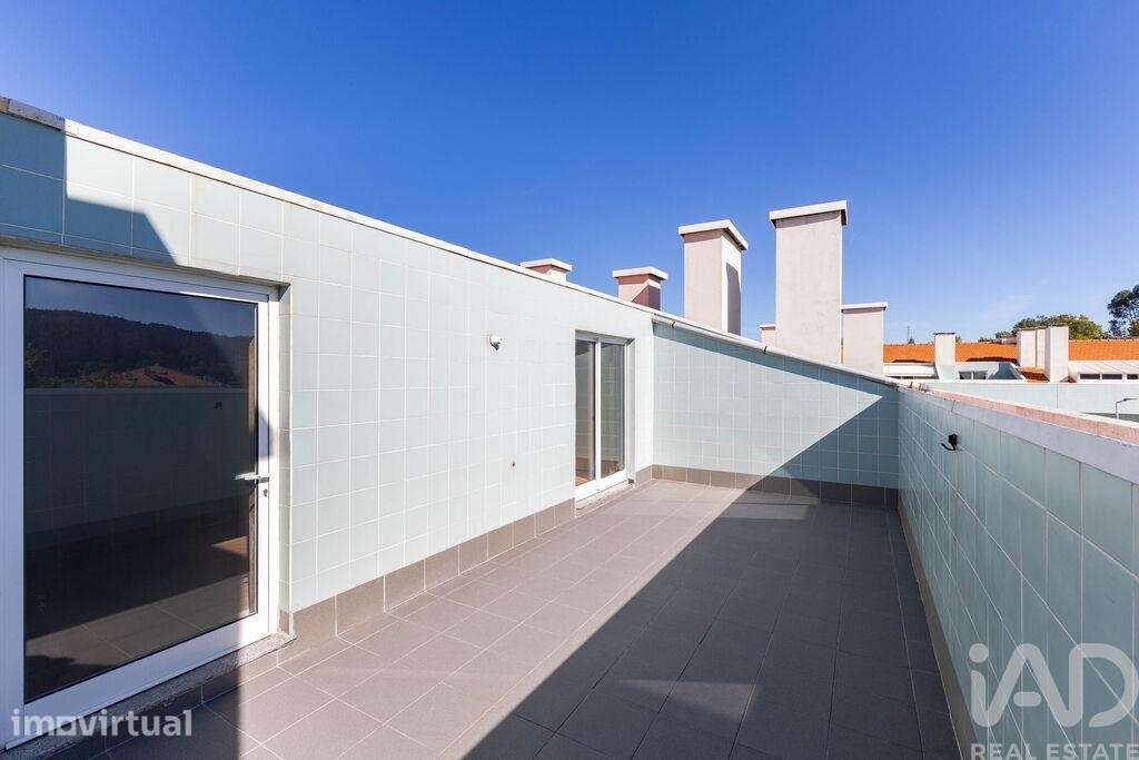 Duplex T4 em Canelas de 154,5 m2 - Grande imagem: 2/30