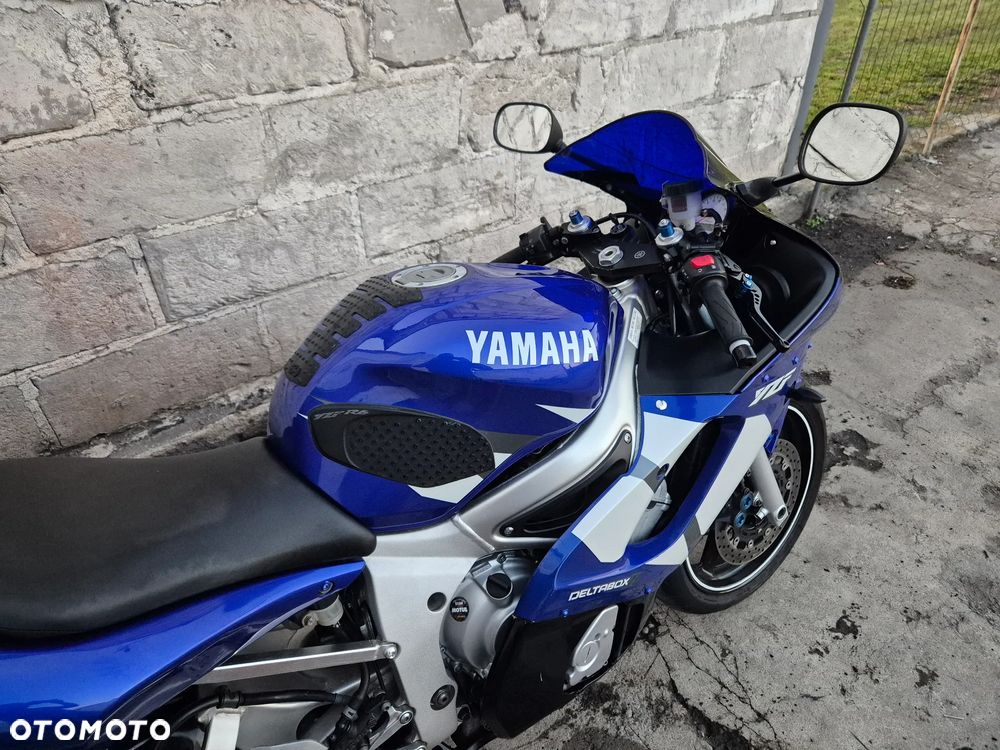 Yamaha R6 - 22