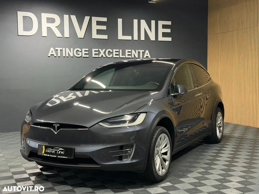 Tesla Model X - 2