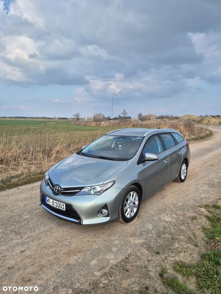 Toyota Auris 2.0 D-4D Executive - 28