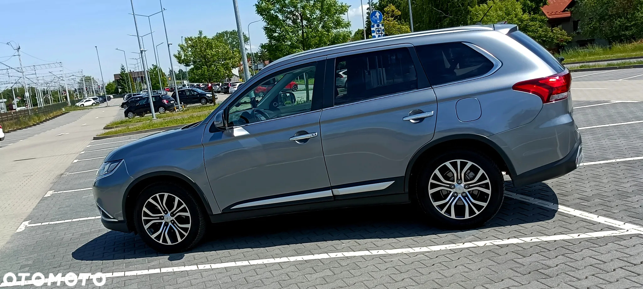 Mitsubishi Outlander 2.0 Instyle Navi 4WD CVT - 14