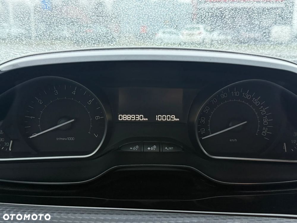 Peugeot 2008 1.2 Pure Tech Access EU6 - 10