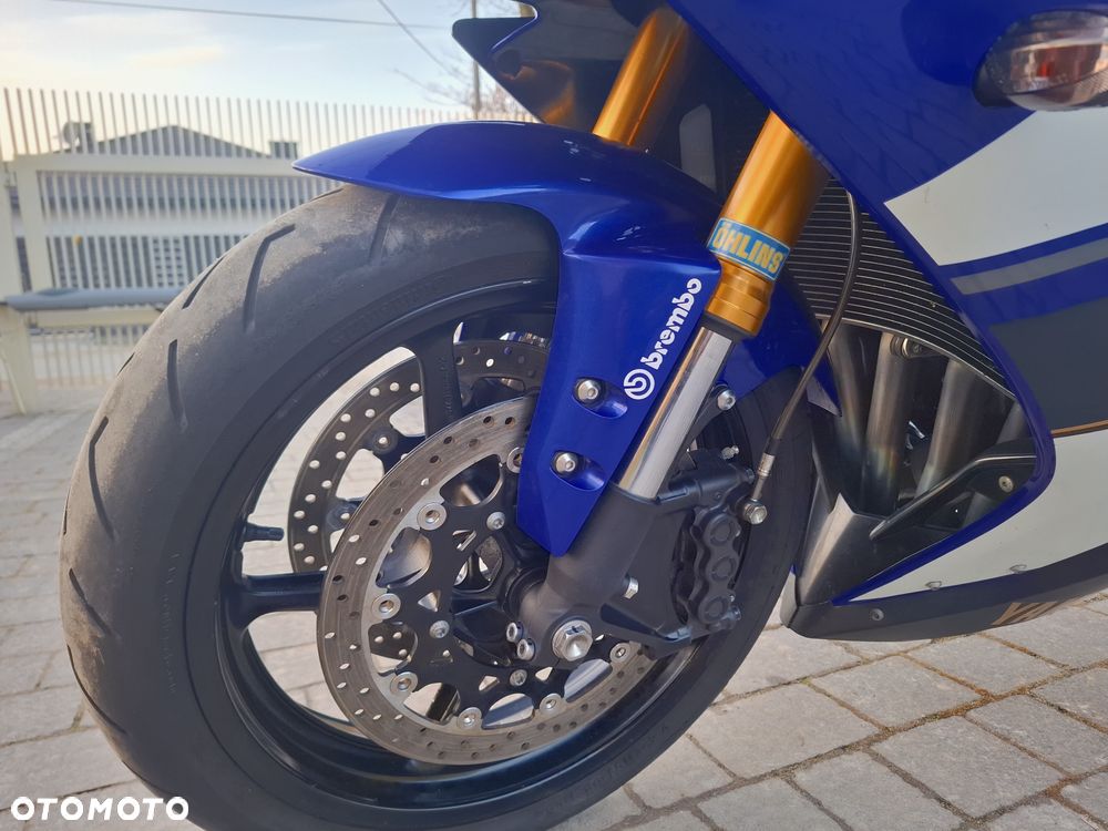 Yamaha R1 - 28
