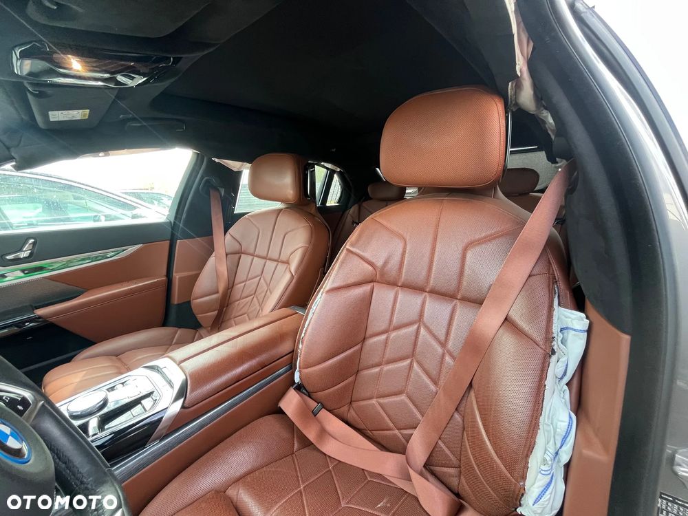 BMW Seria 7 750e xDrive - 12