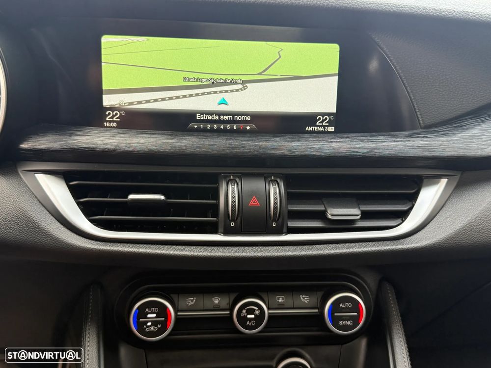 Alfa Romeo Stelvio 2.2 D B-Tech AT8 - 31