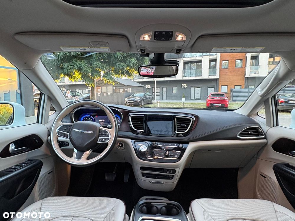 Chrysler Pacifica - 28