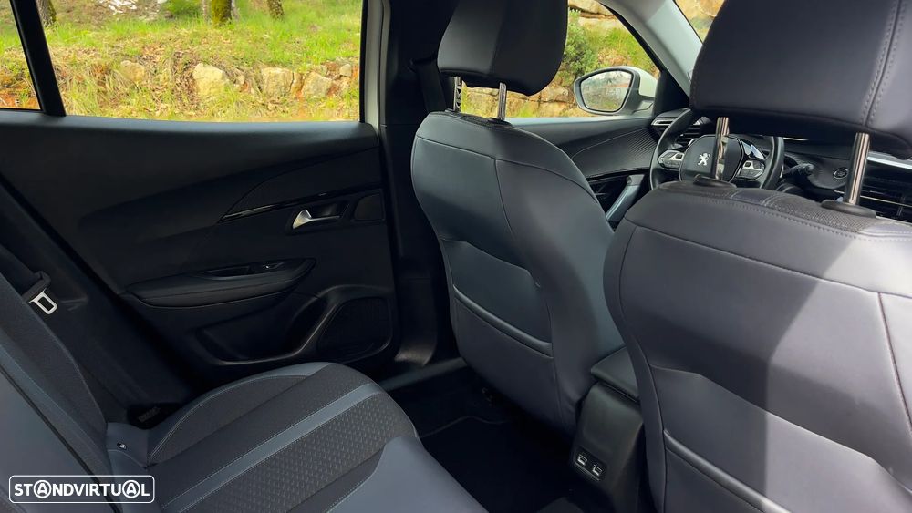 Peugeot 2008 PureTech 130 EAT8 Allure Pack - 17