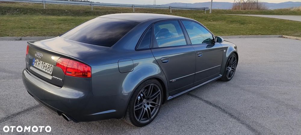 Audi RS4 Limousine - 2