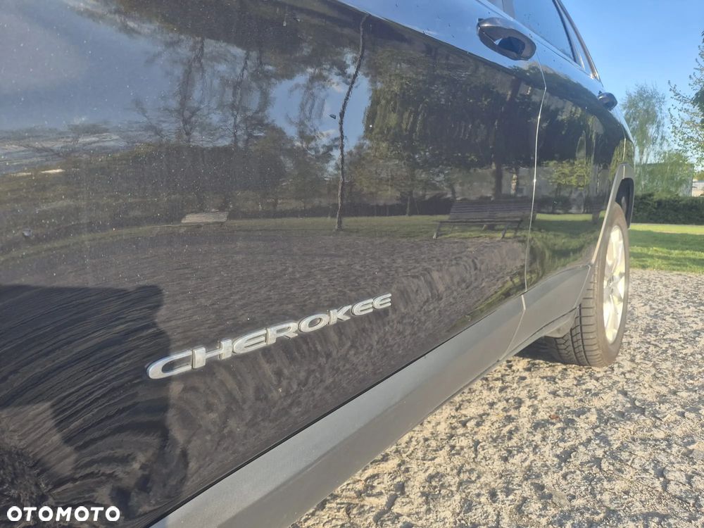 Jeep Cherokee - 40