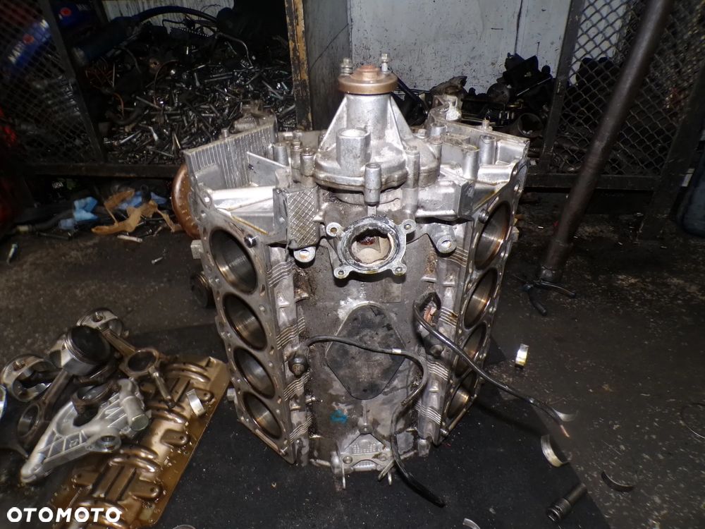 Blok silnika Rang Rover 4.2 V8 SC na stolik - 4