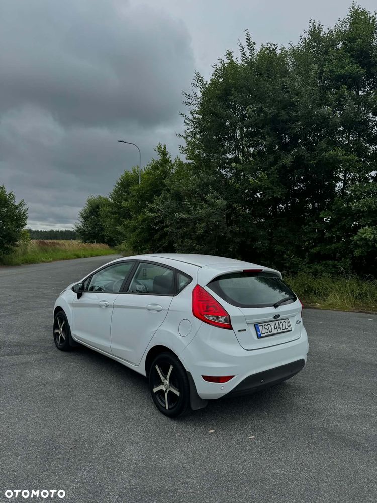 Ford Fiesta 1.6 TDCi DPF Trend - 4