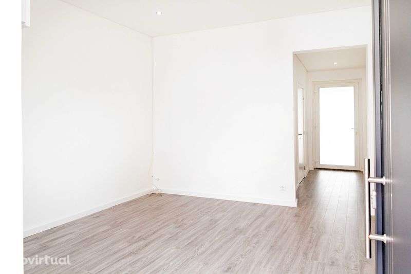 Moradia no Centro de Espinho - Grande imagem: 4/12