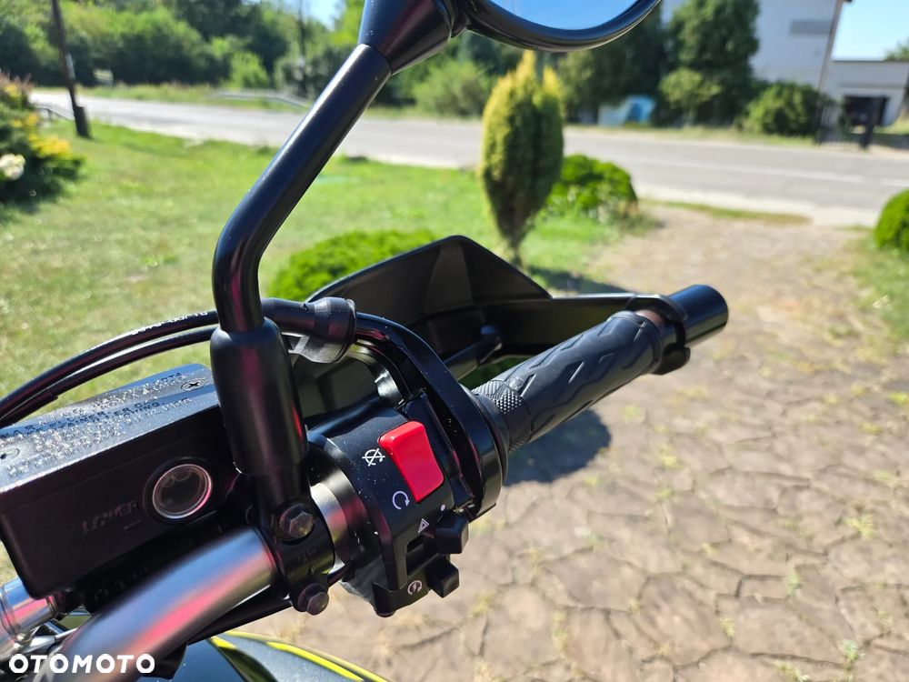 Suzuki V-STROM - 15