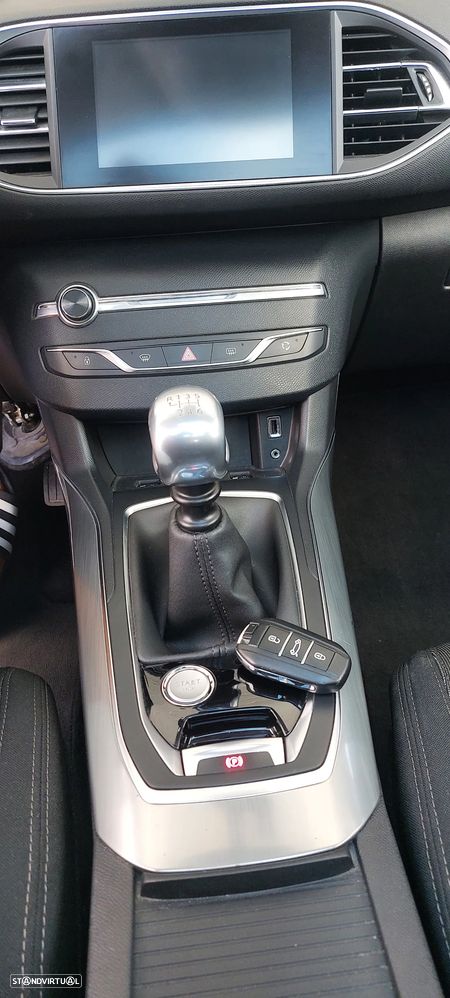 Peugeot 308 BlueHDi FAP 120 Stop & Start Allure - 17