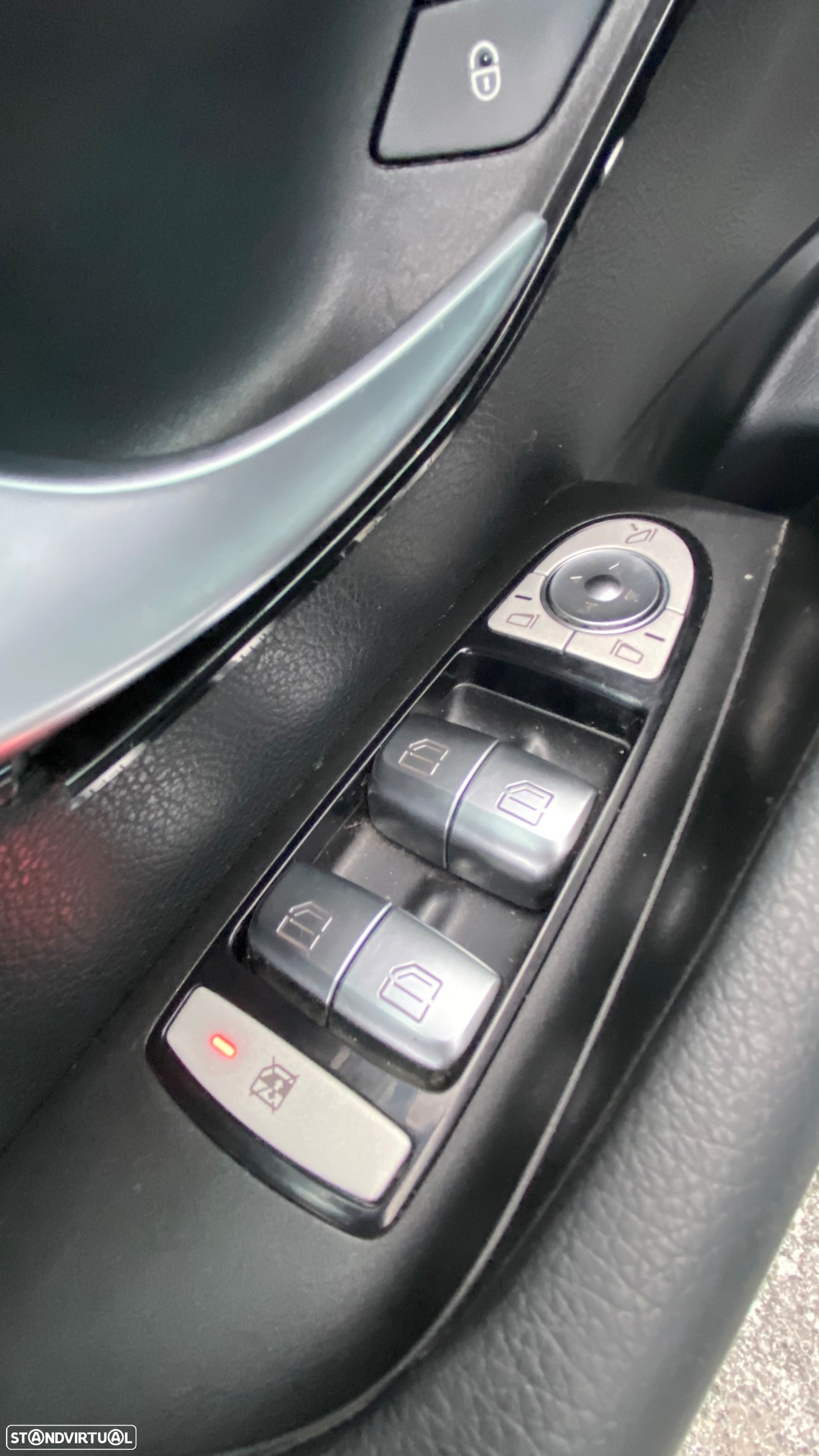 Mercedes-Benz E 220 d T 9G-TRONIC Avantgarde - 13