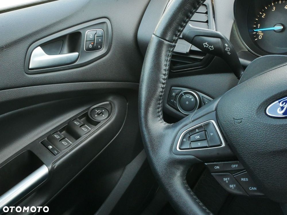 Ford Escape 2.0 EcoBoost AWD Titanium - 22