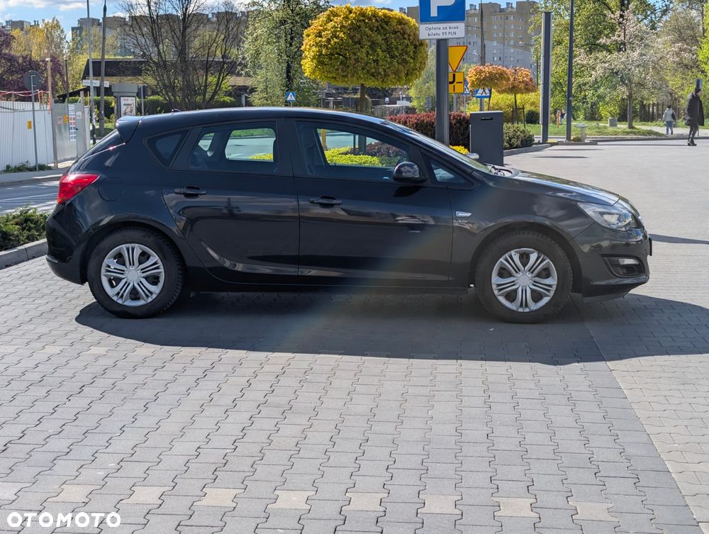 Opel Astra 1.6 - 9