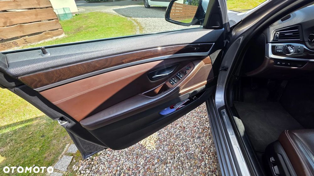 BMW Seria 5 520d Luxury Line - 15