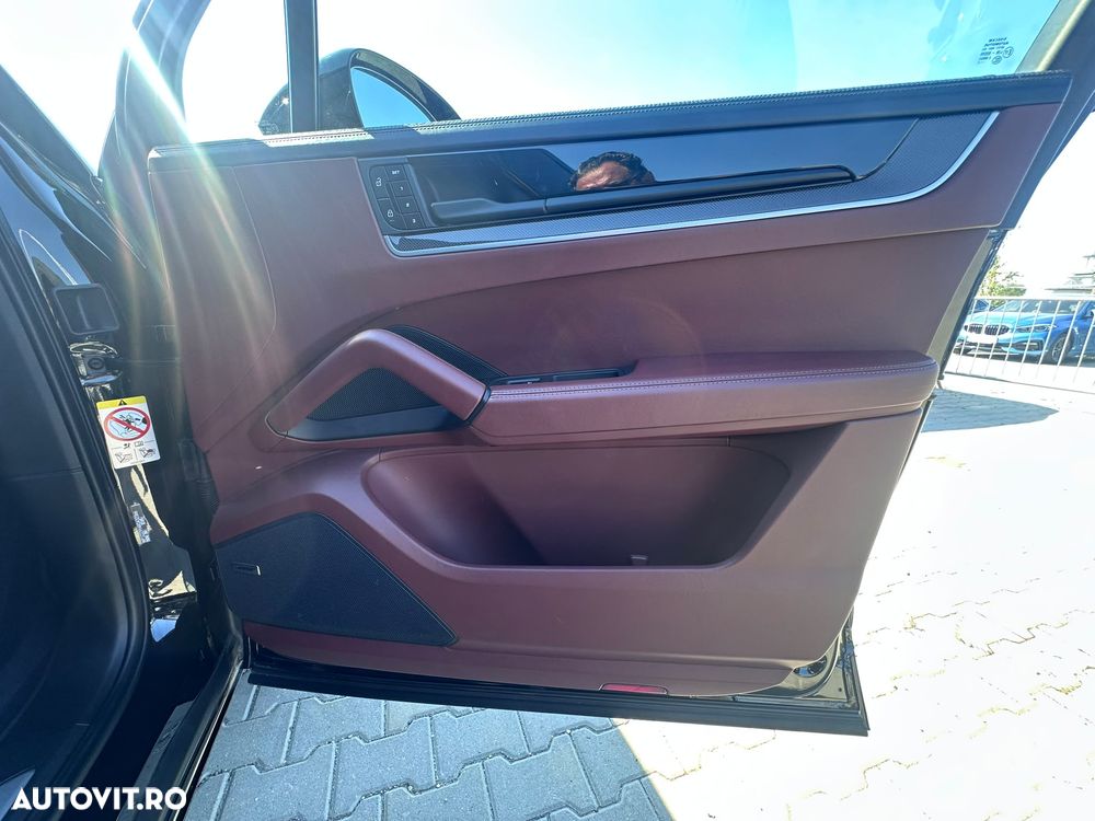Porsche Cayenne S - 35