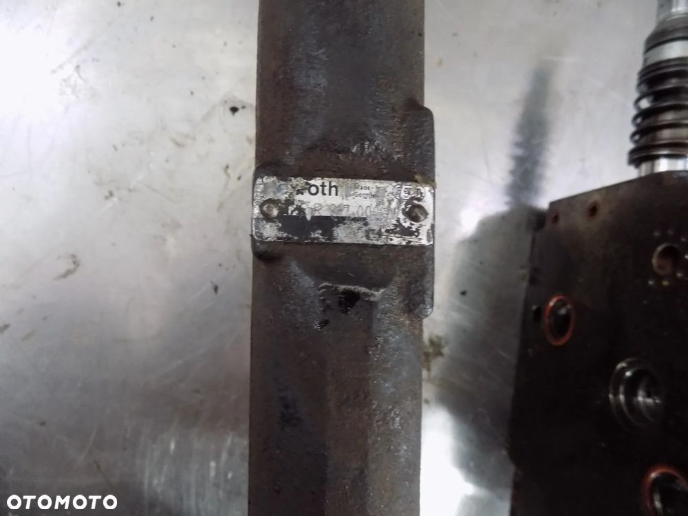 Massey Ferguson 6480 6465 6475 rozdzielacz hydrauliczny sekcja r917000875 - 5