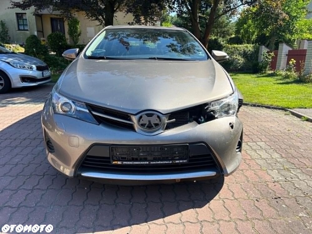 Toyota Auris 1.33 Dual-VVT-i - 2