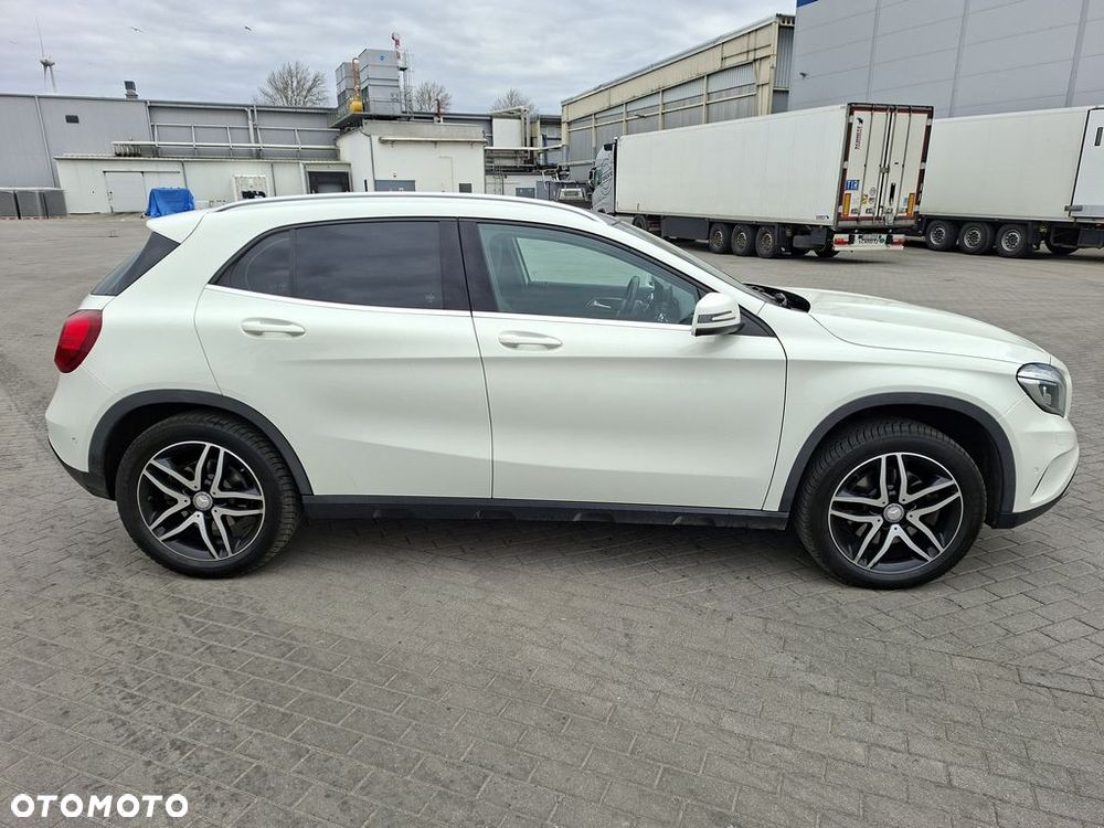 Mercedes-Benz GLA 250 4-Matic - 6