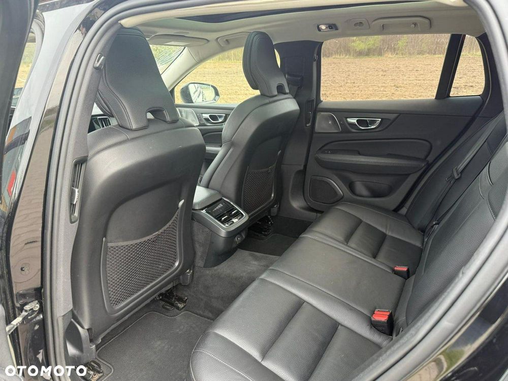 Volvo V60 Cross Country D4 AWD Geartronic Pro - 11