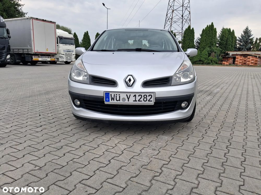 Renault Clio 1.2 16V 75 Night and Day - 9