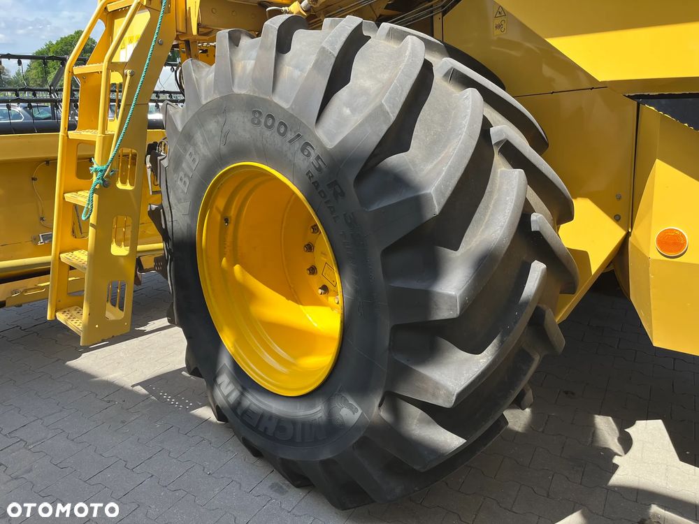 New Holland TX 66 - 9