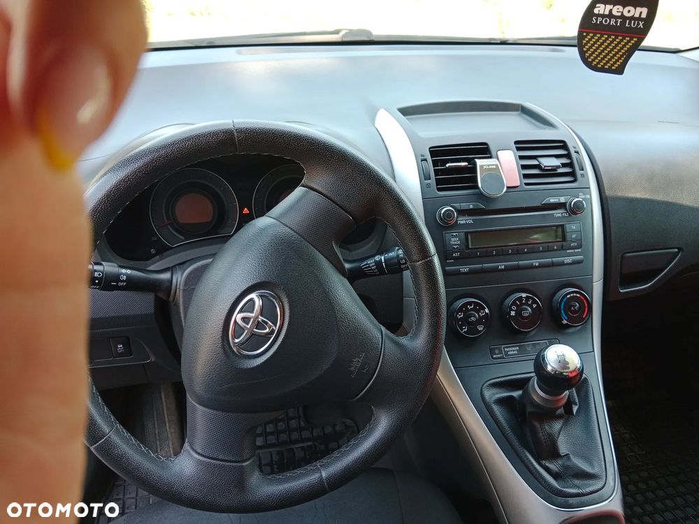 Toyota Auris 1.4 VVT-i - 9