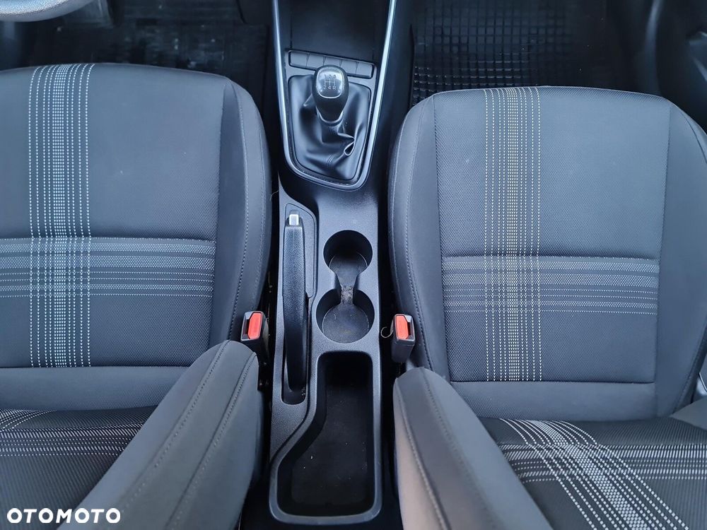 Hyundai i20 1.2 Pure - 24