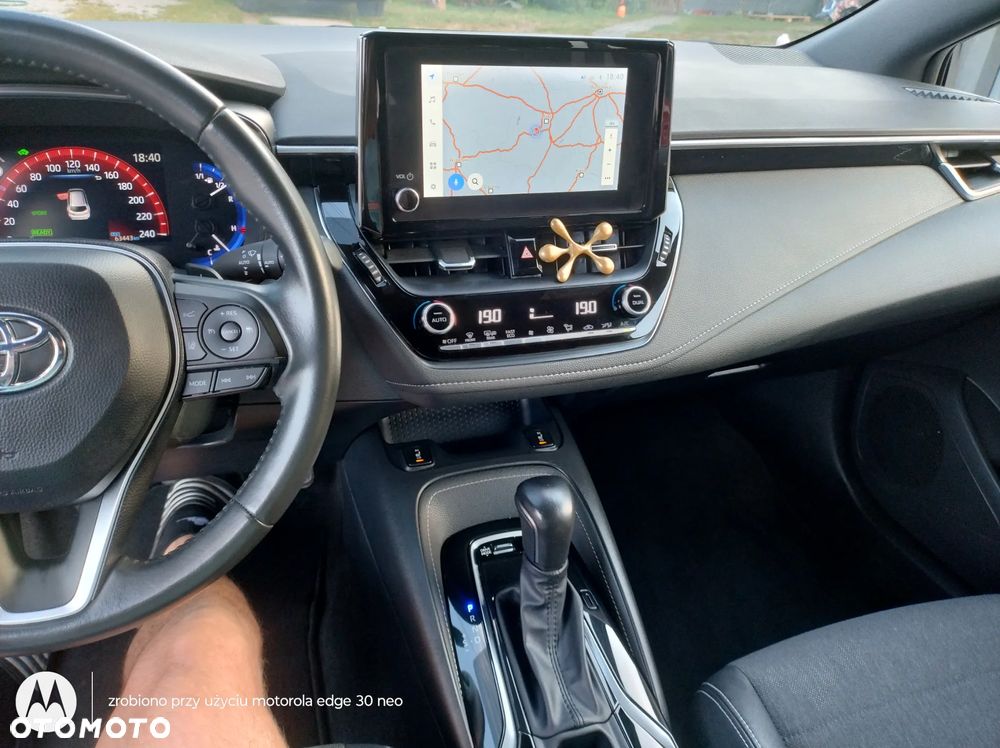 Toyota Corolla 2.0 Hybrid Style - 24