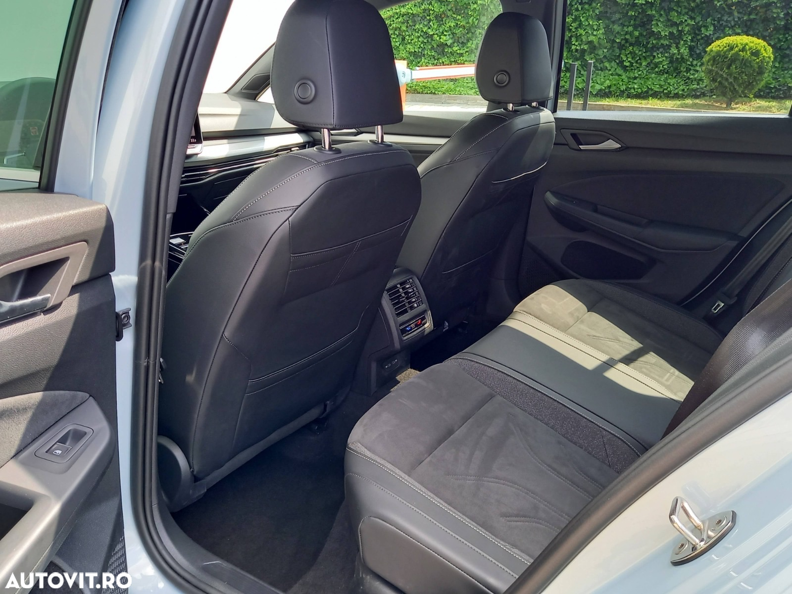 Volkswagen Golf 1.5 eTSI ACT DSG MHEV Style - 11