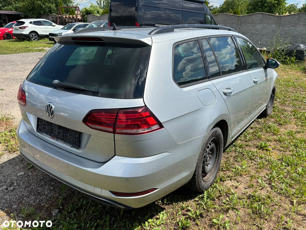 Volkswagen Golf - 4