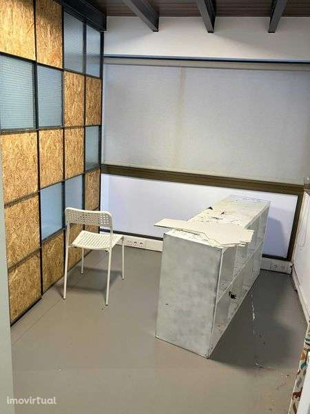 Loja para arrendar junto Pontinha, edifício Torrebela, 24m2 - Grande imagem: 5/8