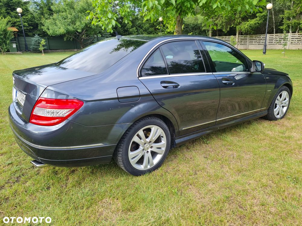 Mercedes-Benz Klasa C 320 CDI DPF Avantgarde - 12