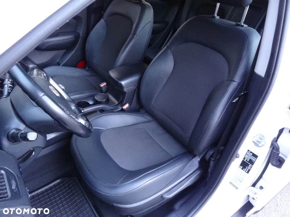 Hyundai ix35 1.7 CRDi Premium 2WD - 21
