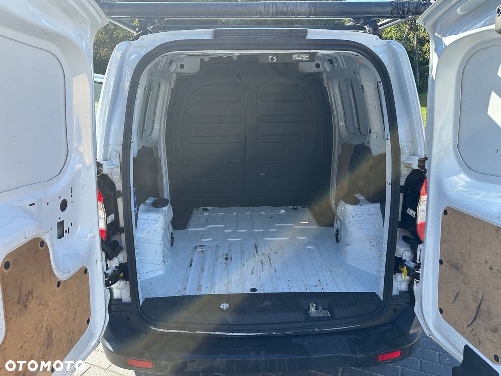 Ford Transit Courier - 6