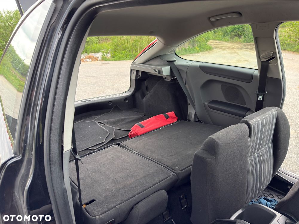 Ford Focus 1.6 TDCi DPF Ambiente - 17
