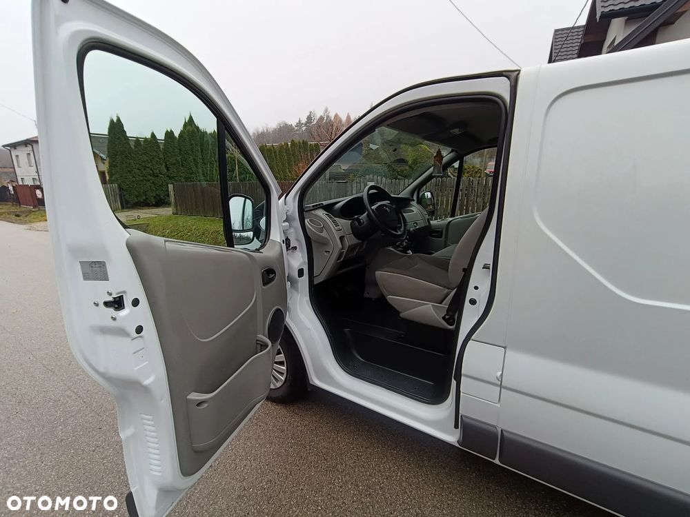 Opel Vivaro - 10