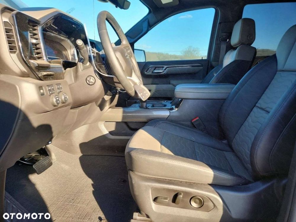 Chevrolet Silverado - 7