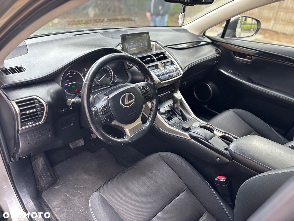 Lexus NX 300h Elite AWD - 23